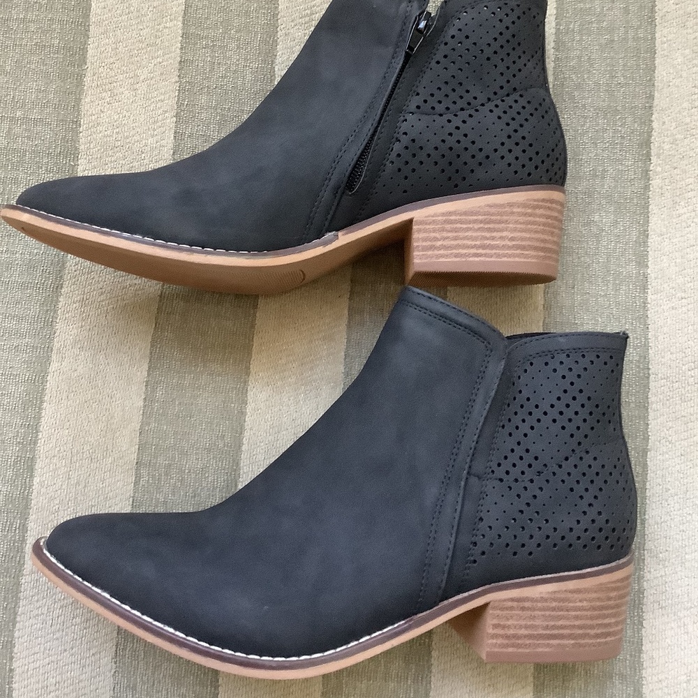 Black Suede Madden Girl Neville Bootie Sz. 9 NWOT